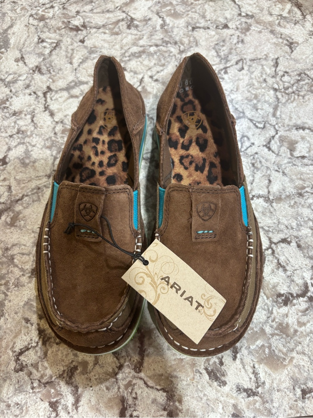 NWT - Women’s Ariat Cruisers